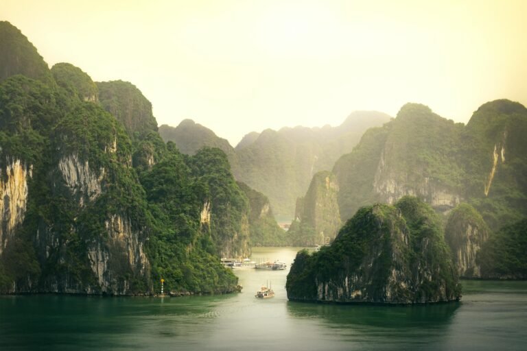Ha Long Bay : Why It’s a UNESCO Wonder